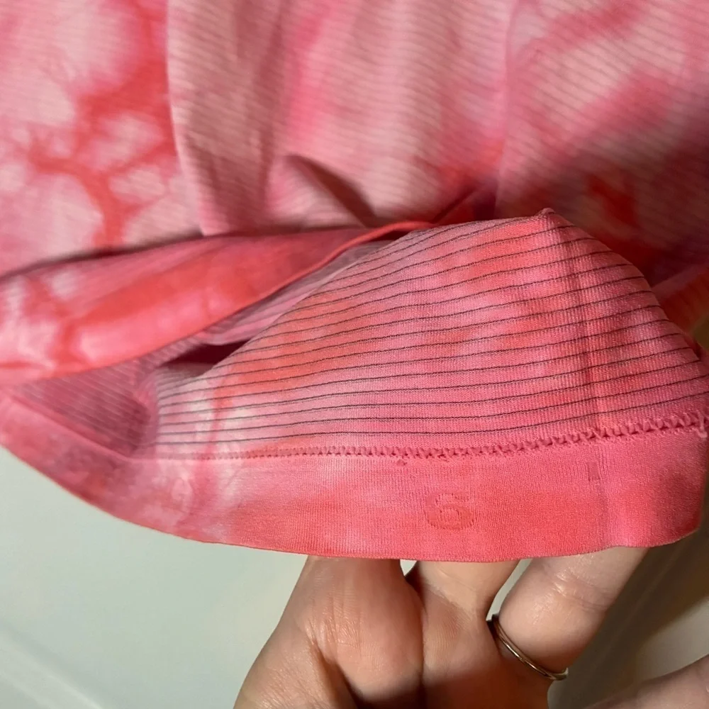 Lululemon Swiftly Tech Short Sleeve Shirt 2.0 in Marble Dye Raspberry Cream Sz 6